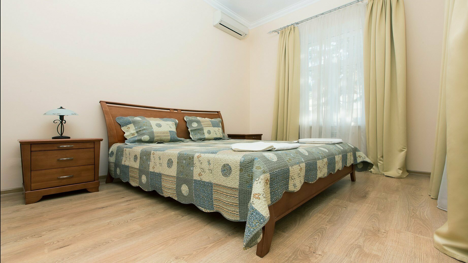 Полулюкс 14, 2й этаж, отдельный вход