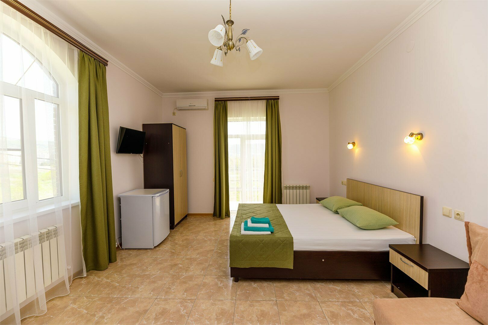 Четырехместный номер с балконом с видом на море