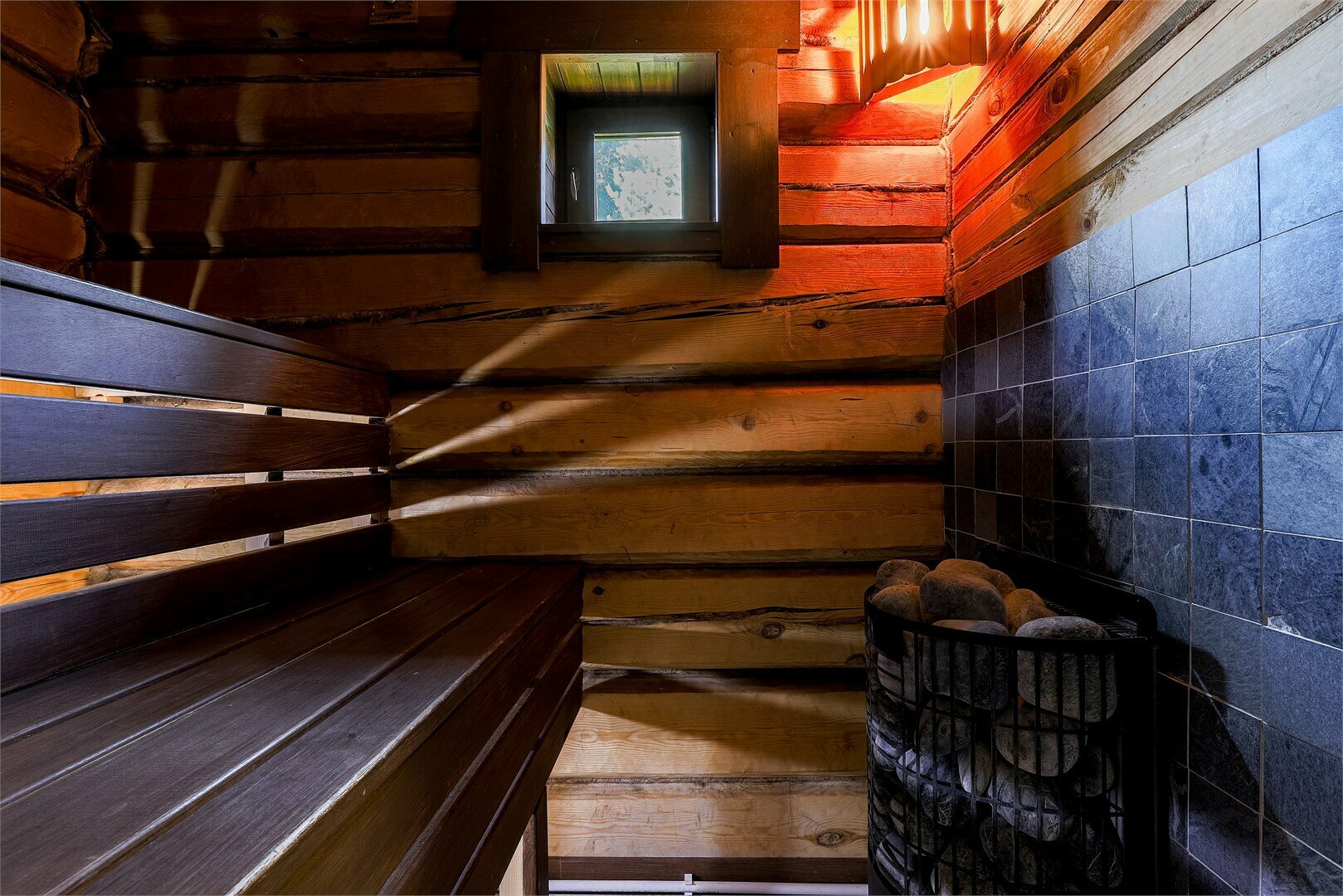 Коттедж с камином и сауной