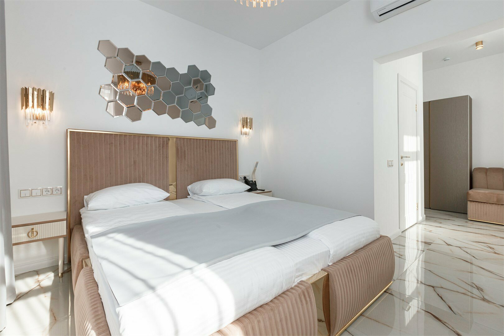 Студия с видом на парк