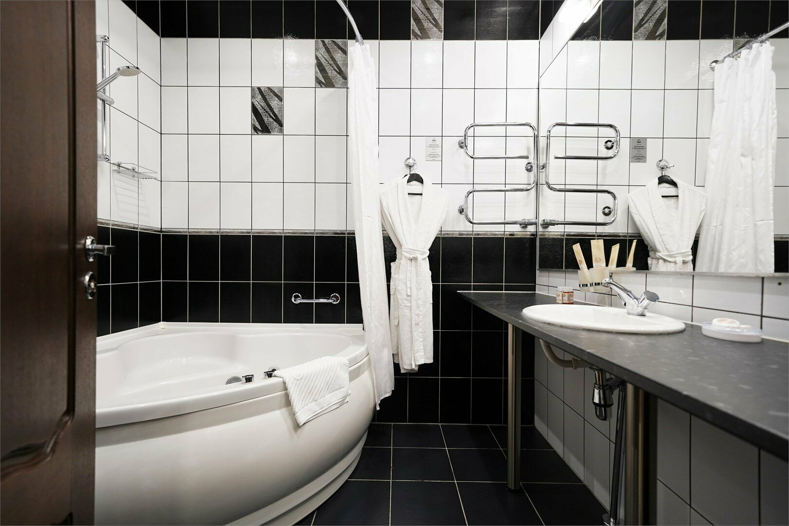 Меблированная комната с видом на ул. Гороховую