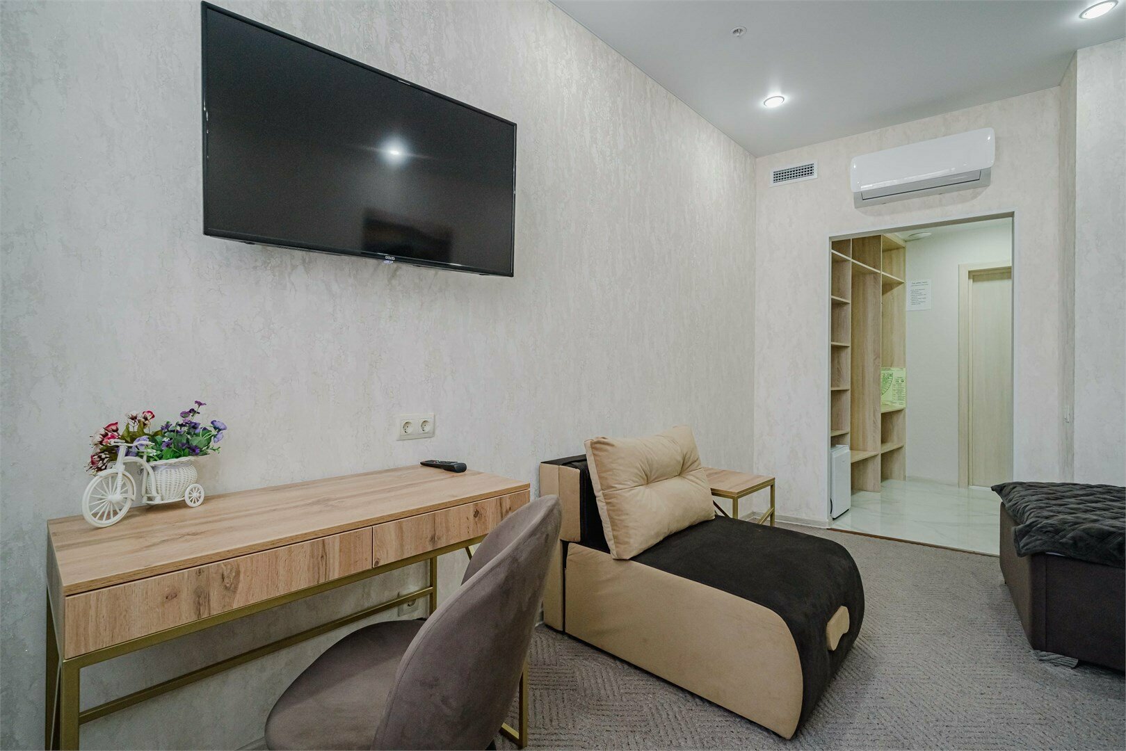 Двухместный улучшенный номер с двумя раздельными кроватями