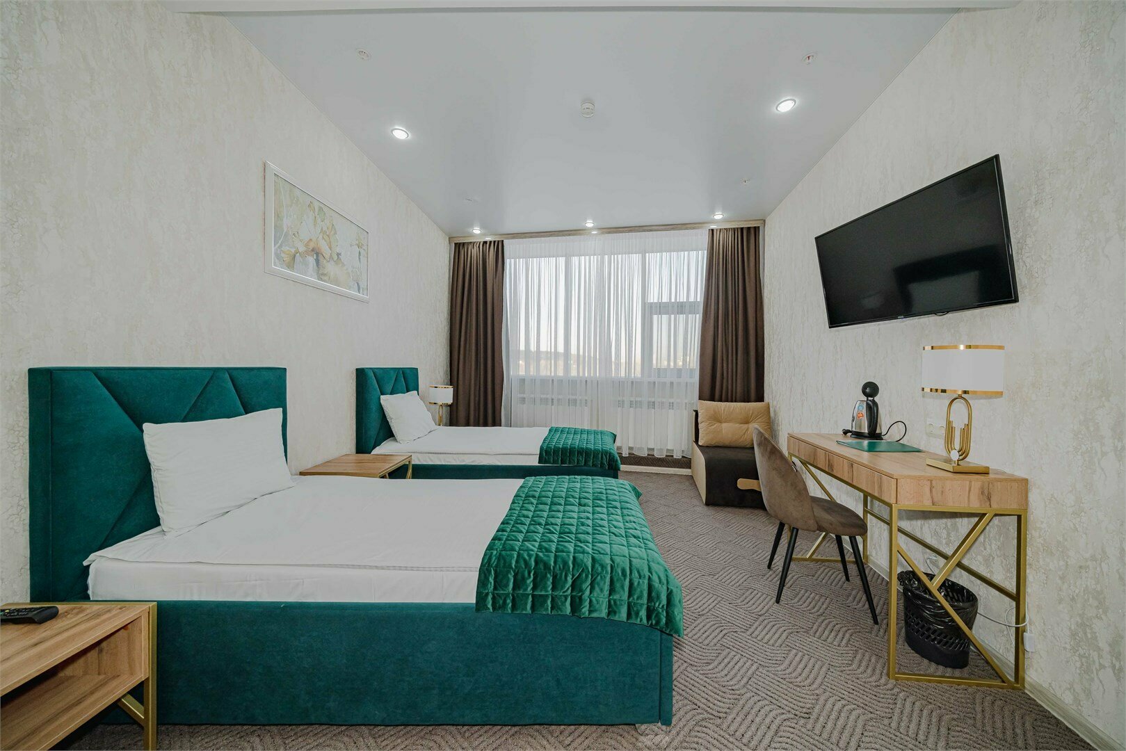 Двухместный улучшенный номер с двумя раздельными кроватями