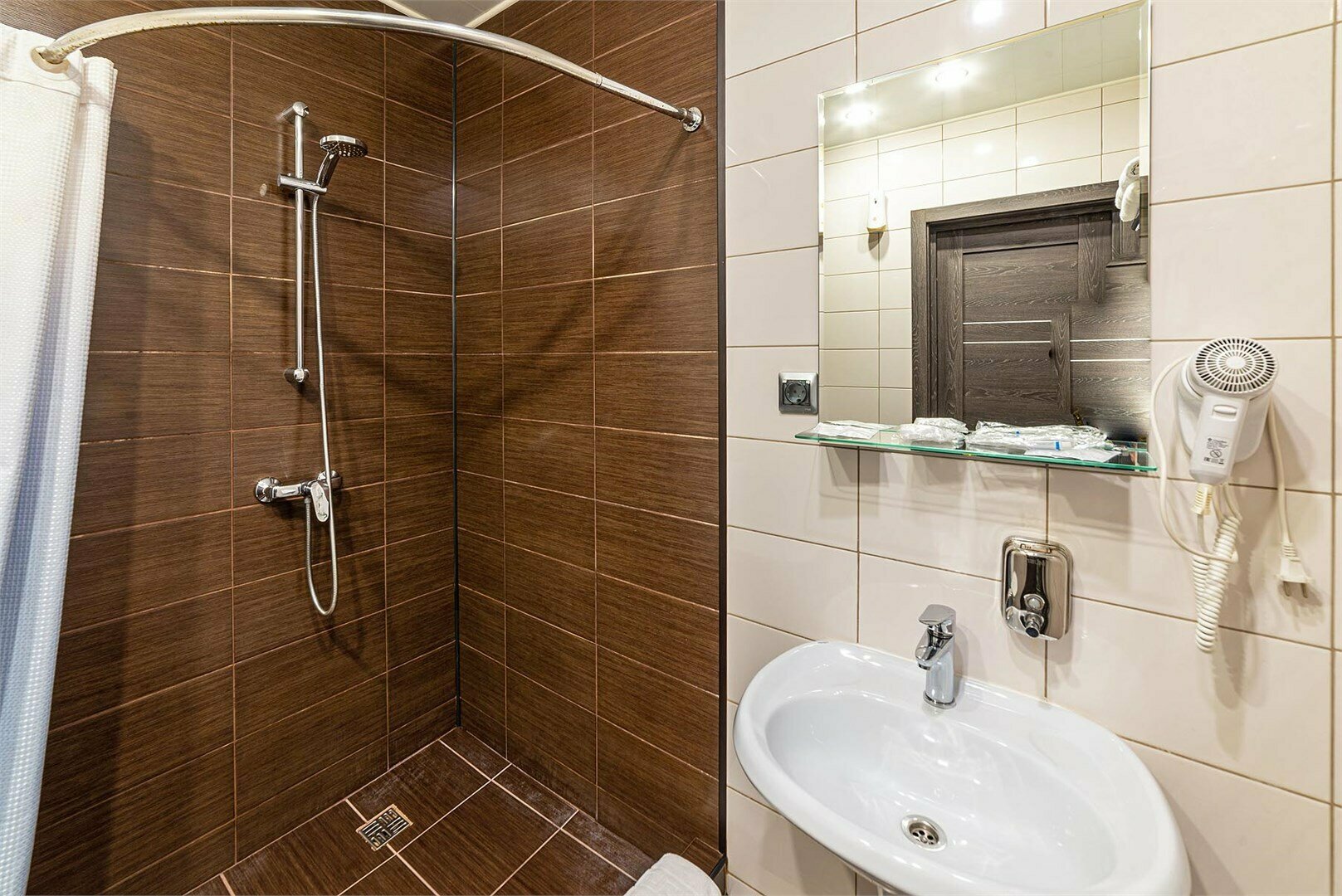 Двухместный номер «Люкс»3 с 1 двуспальной кроватью