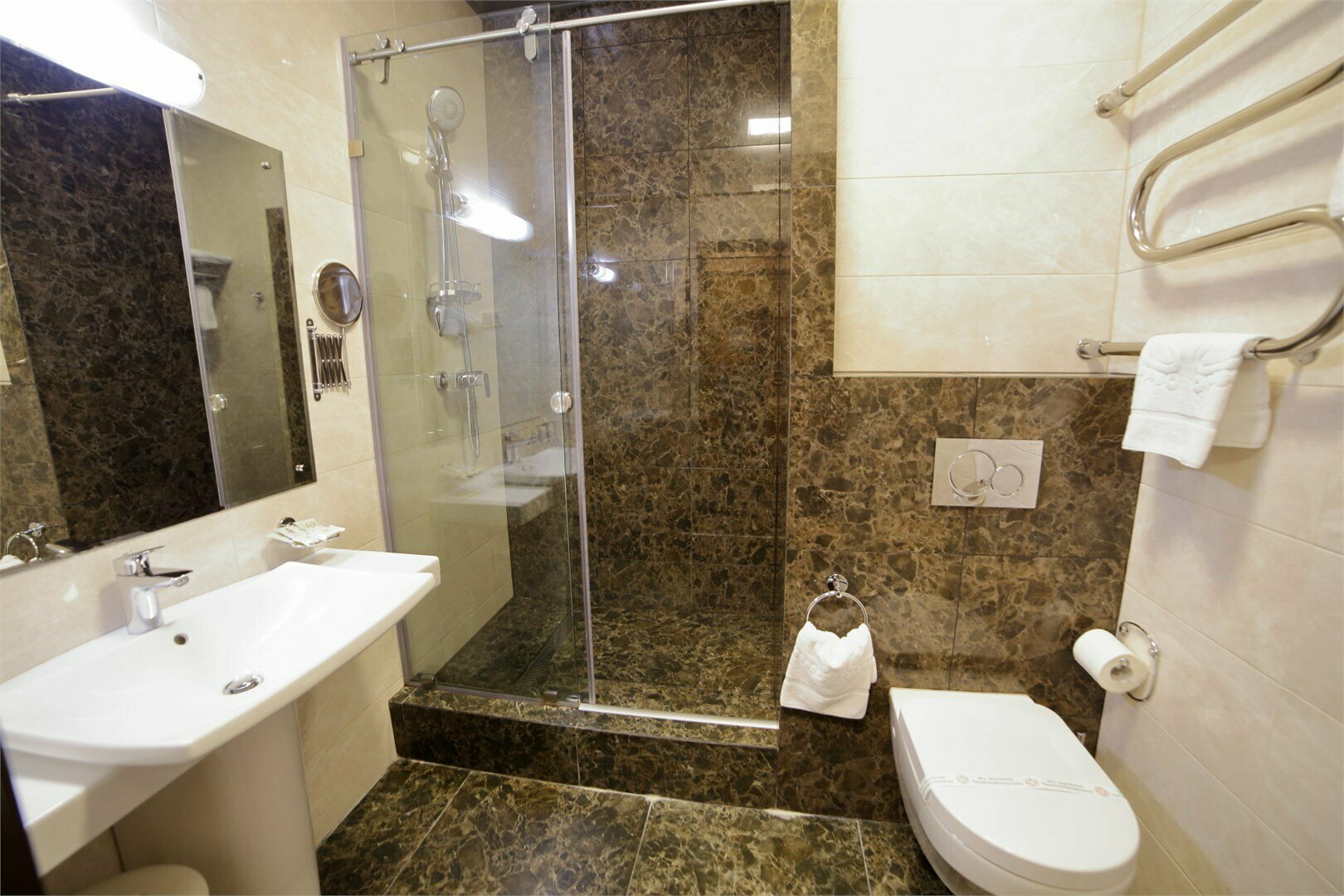 Комфорт двухместный с 1 кроватью или 2 отдельными кроватями (с кондиционером)