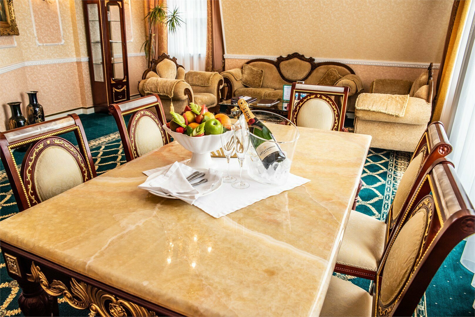 Двухкомнатный люкс с балконом и видом на море