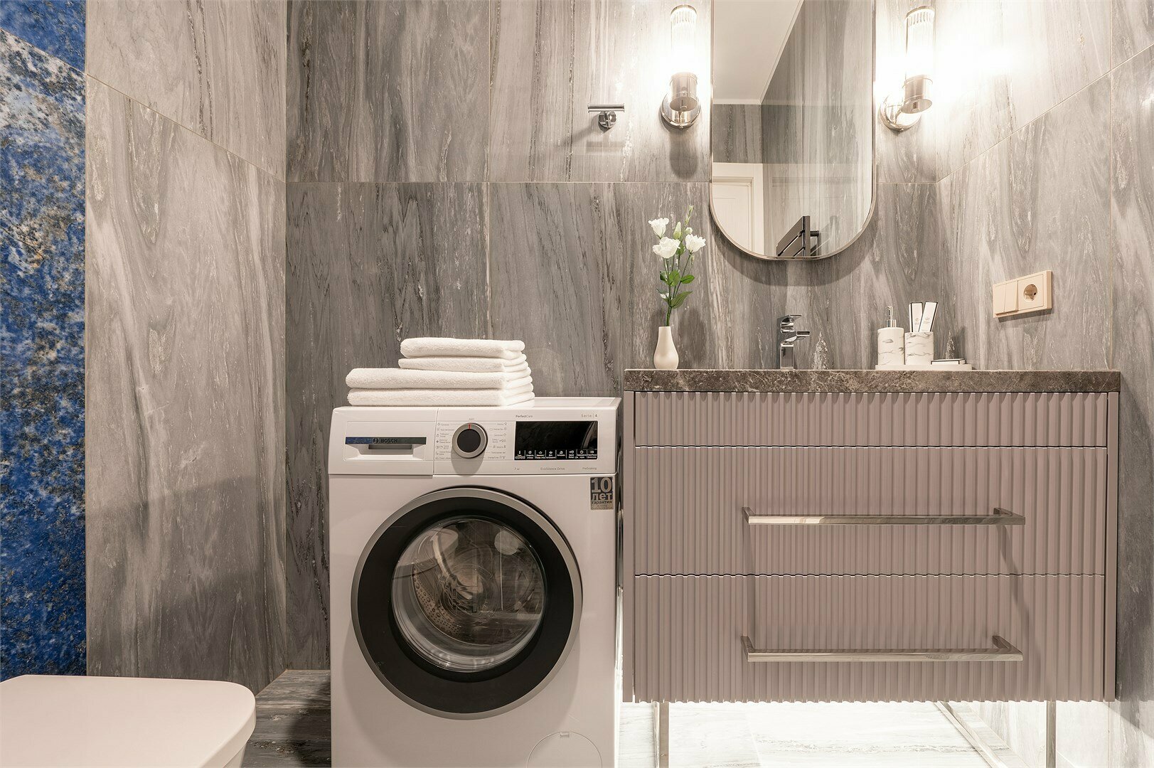 Студия с видом на парк и балконом