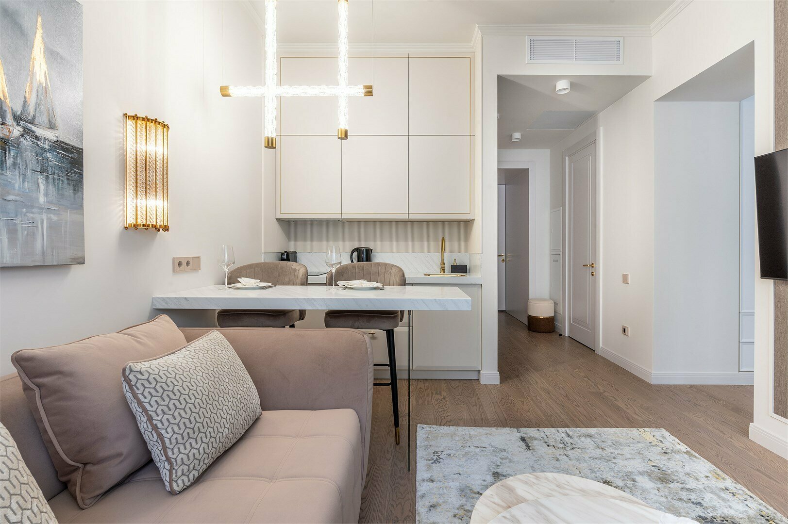 Улучшенный апартамент "Восточный Ветер"