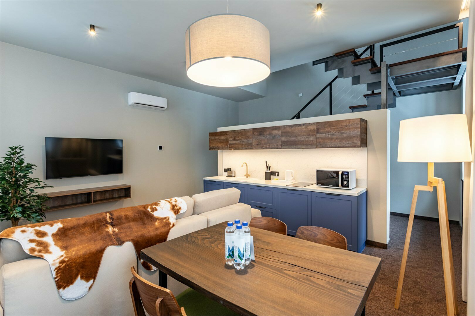 Люкс с кухней и террасой с джакузи (корпус Швеция)