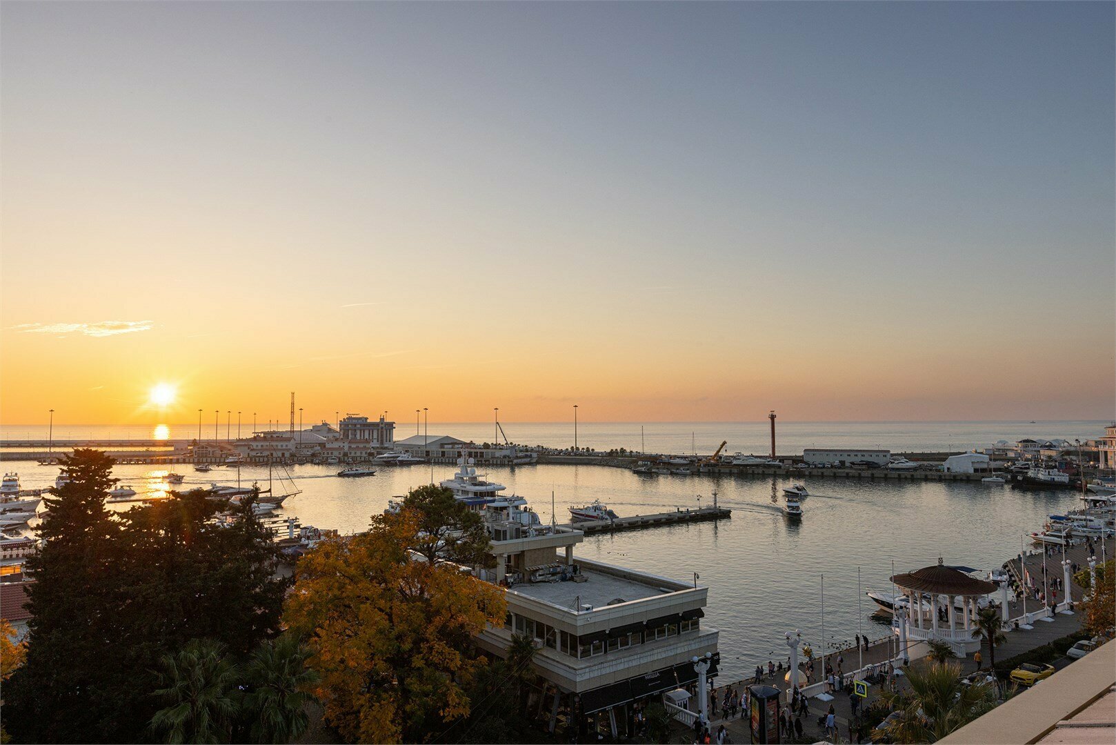 ДЕЛЮКС С ДЖАКУЗИ И ТЕРРАСОЙ