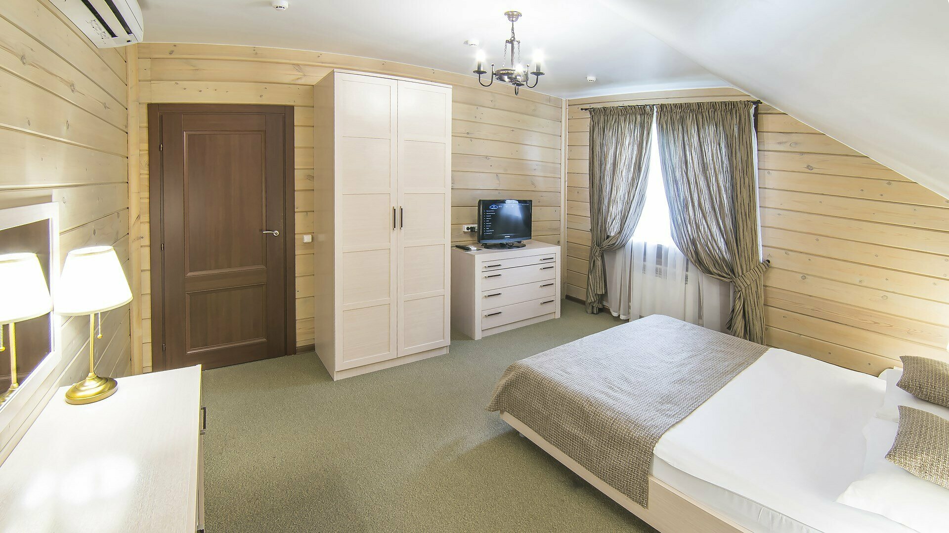 Люкс с 3 спальнями