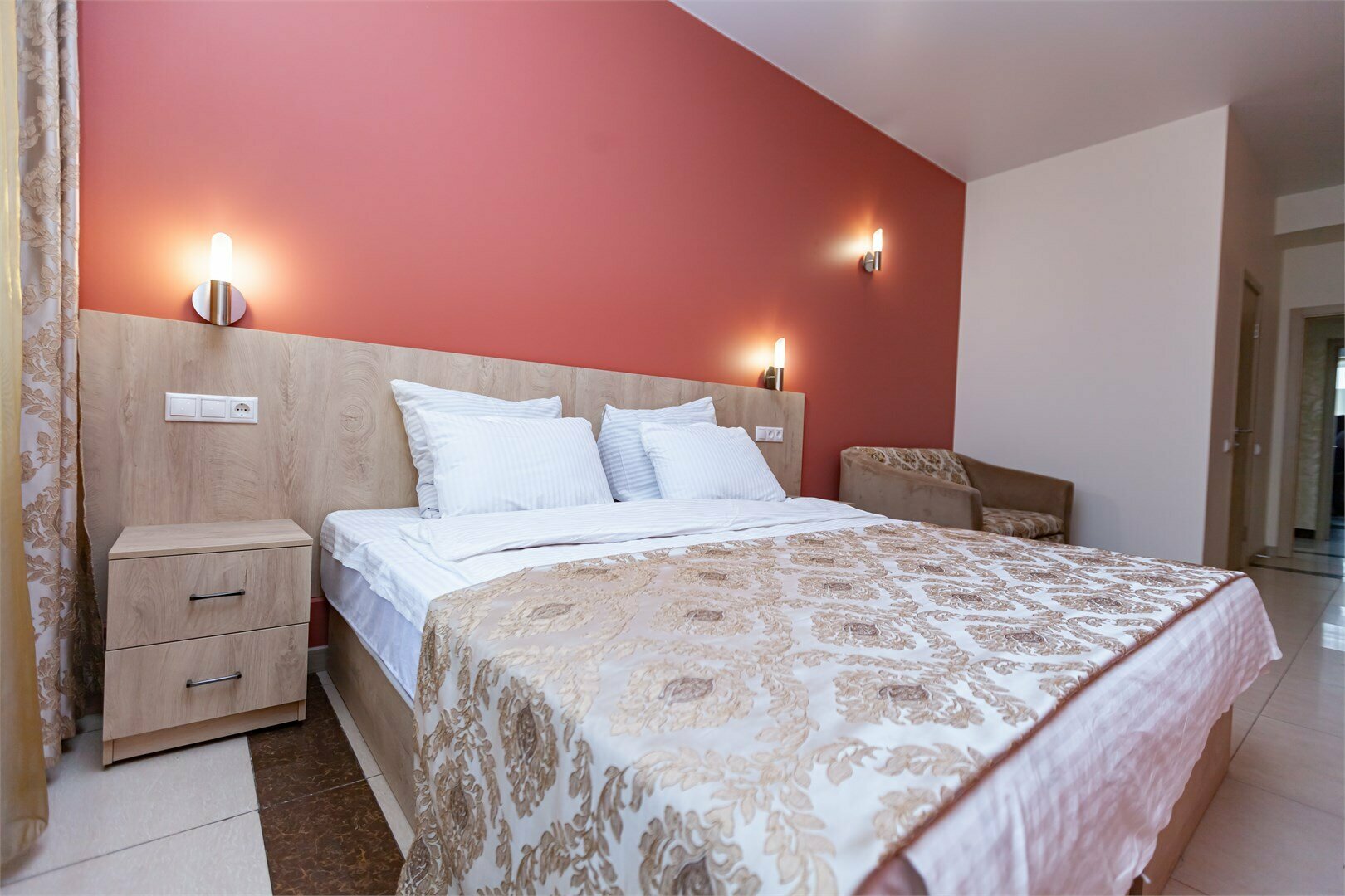 КОМФОРТ 3-местный (с диванчиком). Новый номерной фонд