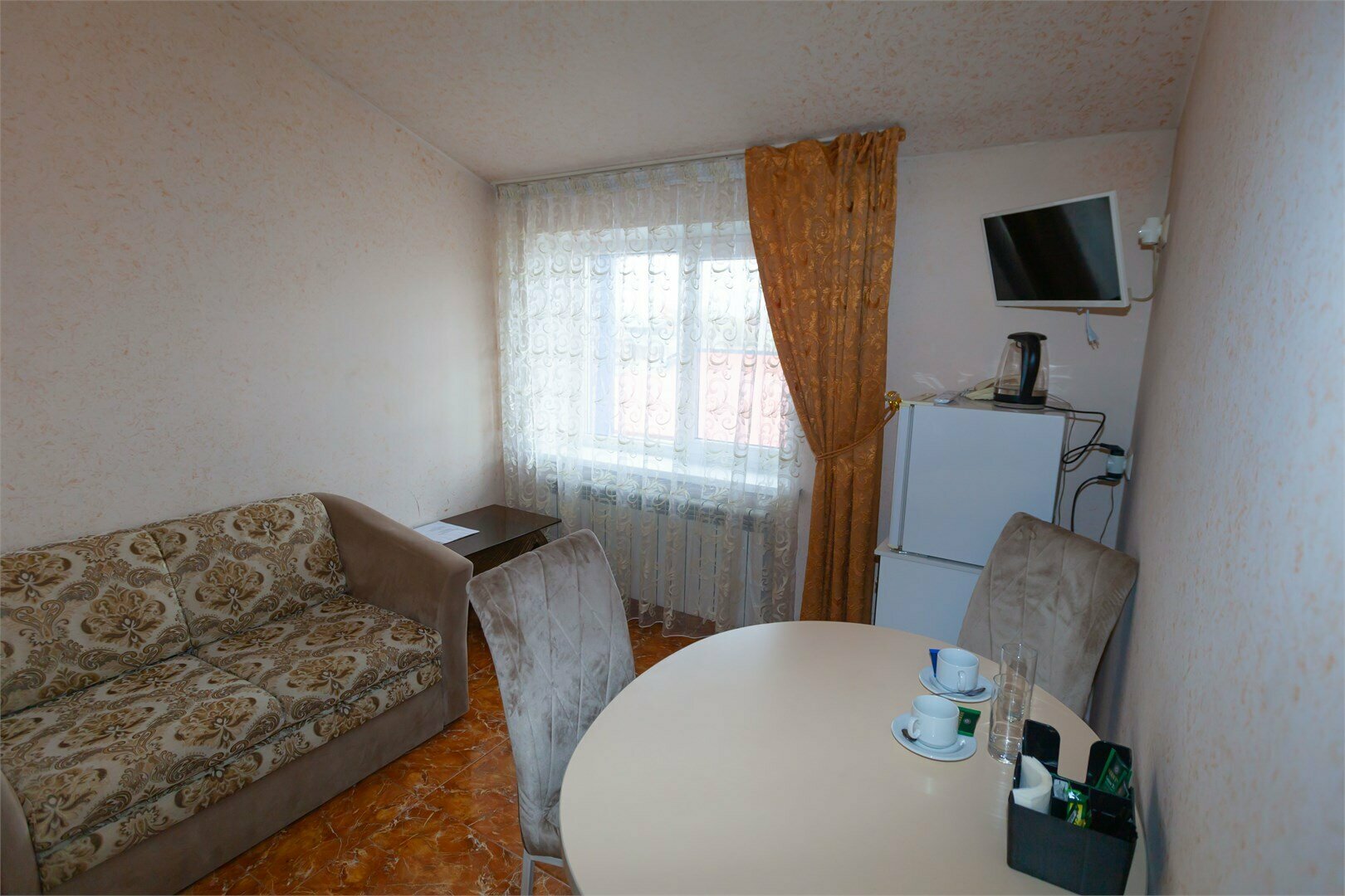 СЕМЕЙНЫЙ 2-х комнатный (4-местный) на 3 этаже. Старый номерной фонд