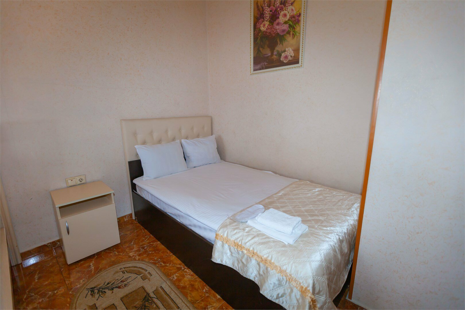 СЕМЕЙНЫЙ 2-х комнатный (4-местный) на 3 этаже. Старый номерной фонд