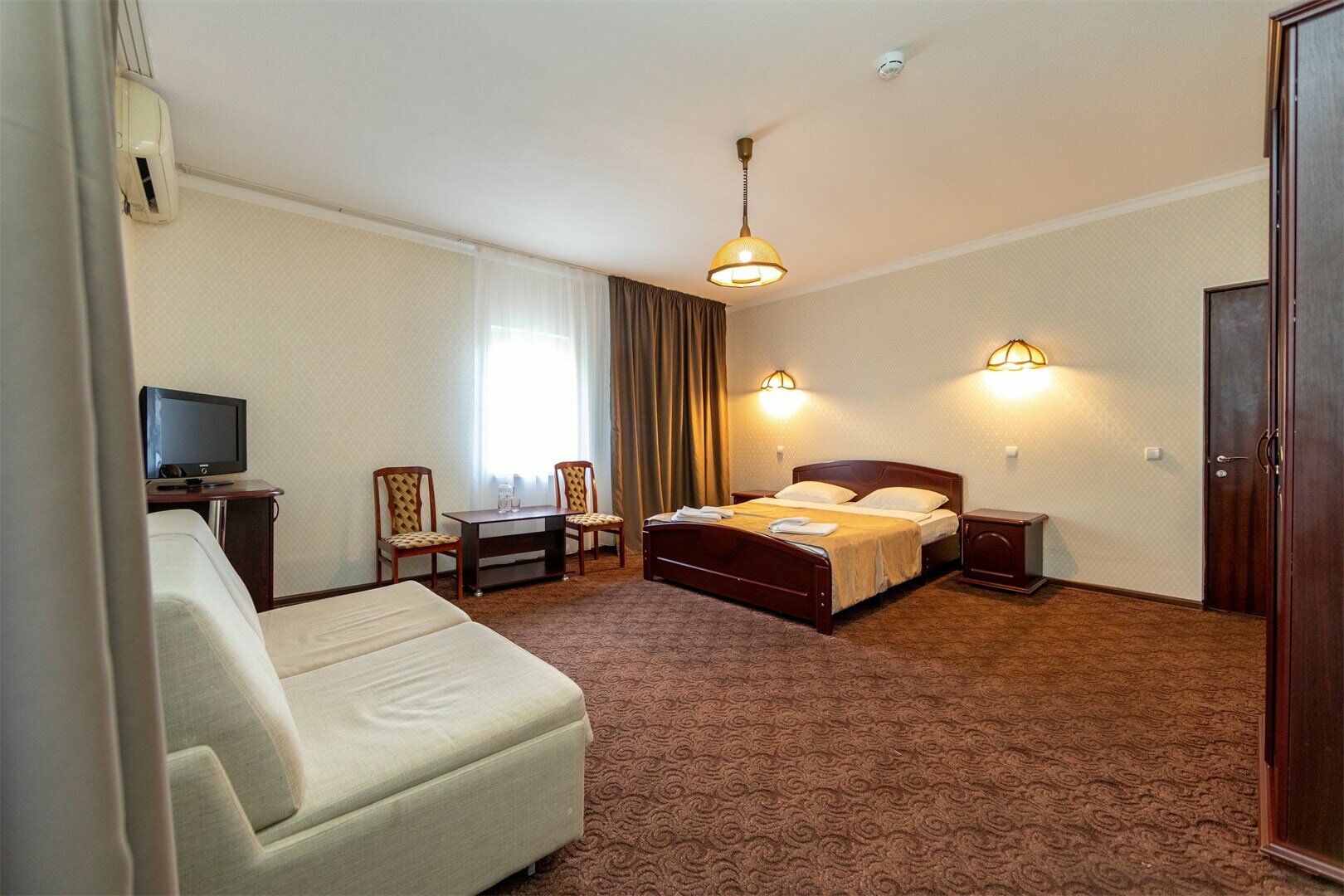 Студия с балконом