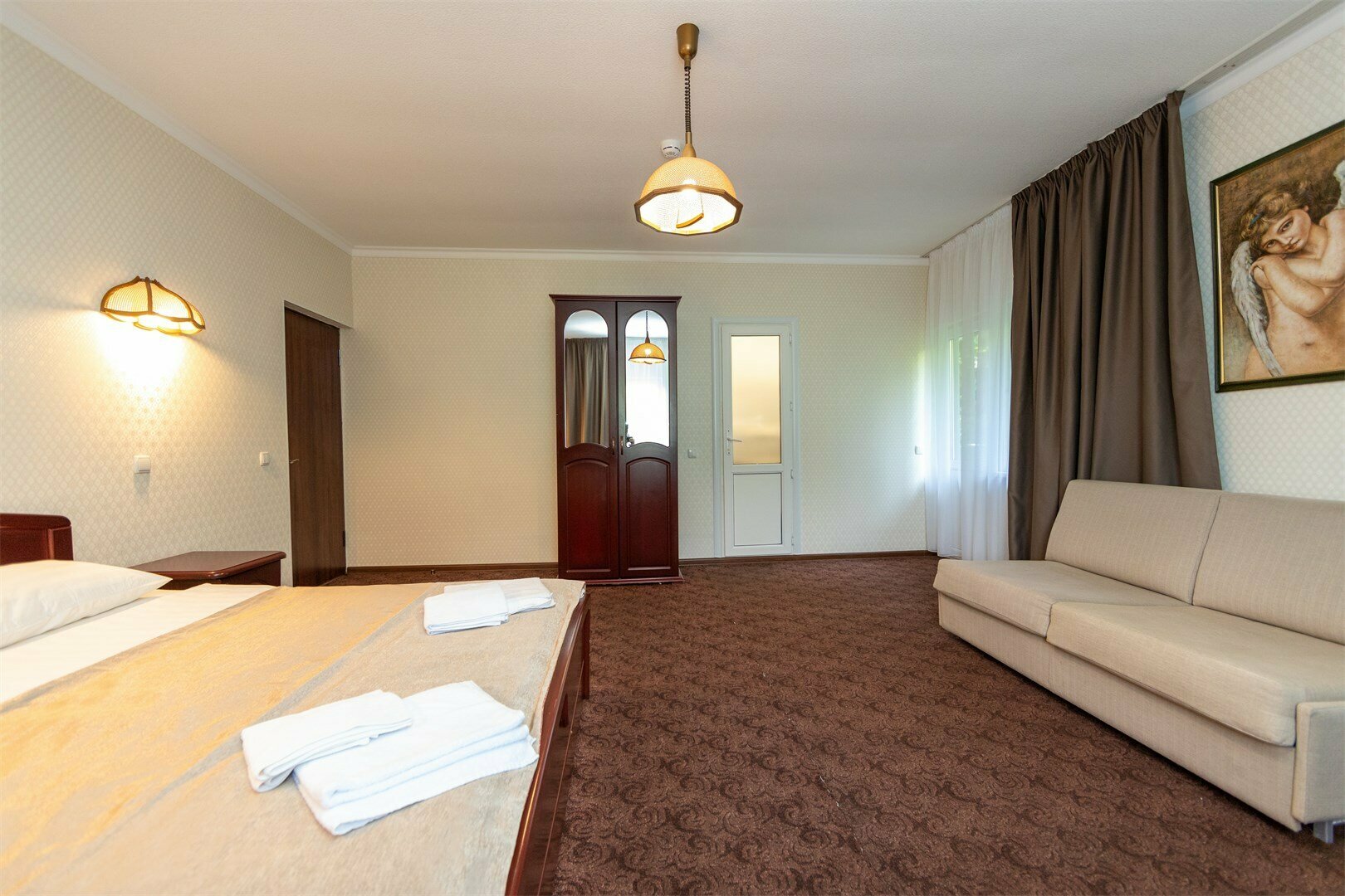 Студия с балконом