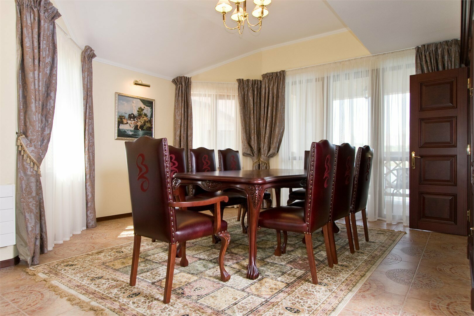 Апартаменты 203