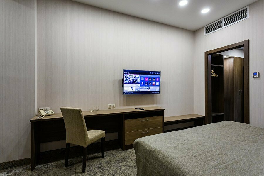 Джуниор Сюит