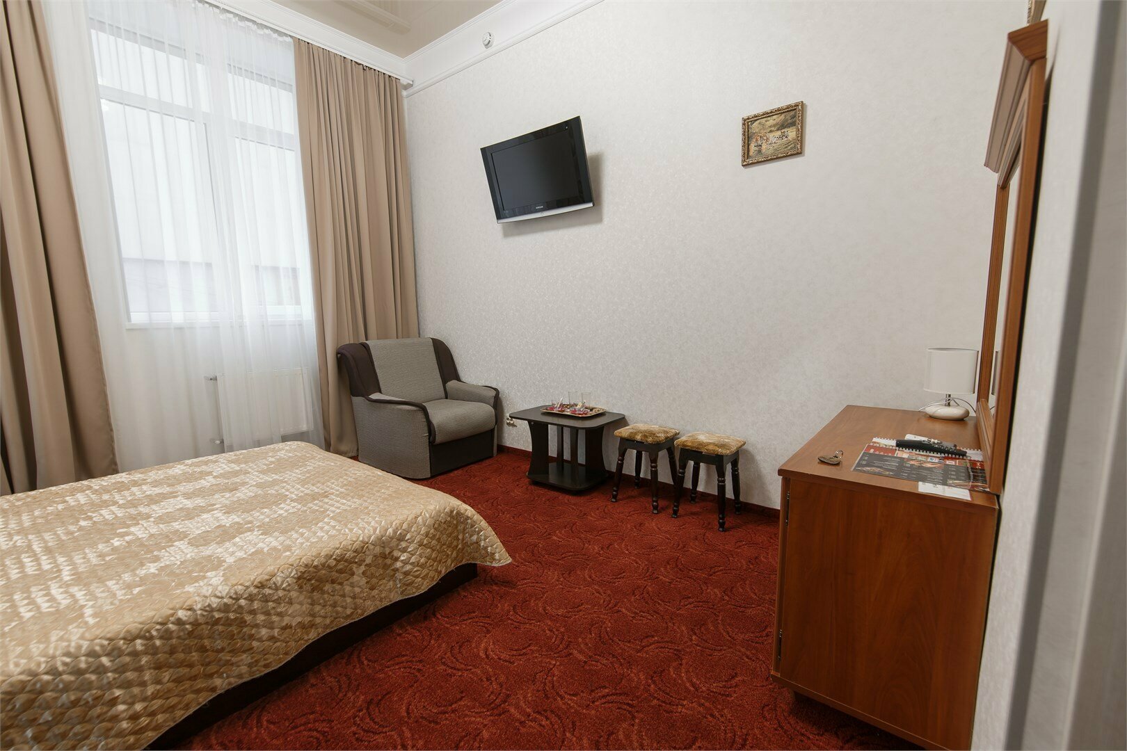 № 4 Стандарт улучшенный с одной 2-спальной кроватью и диван-кроватью