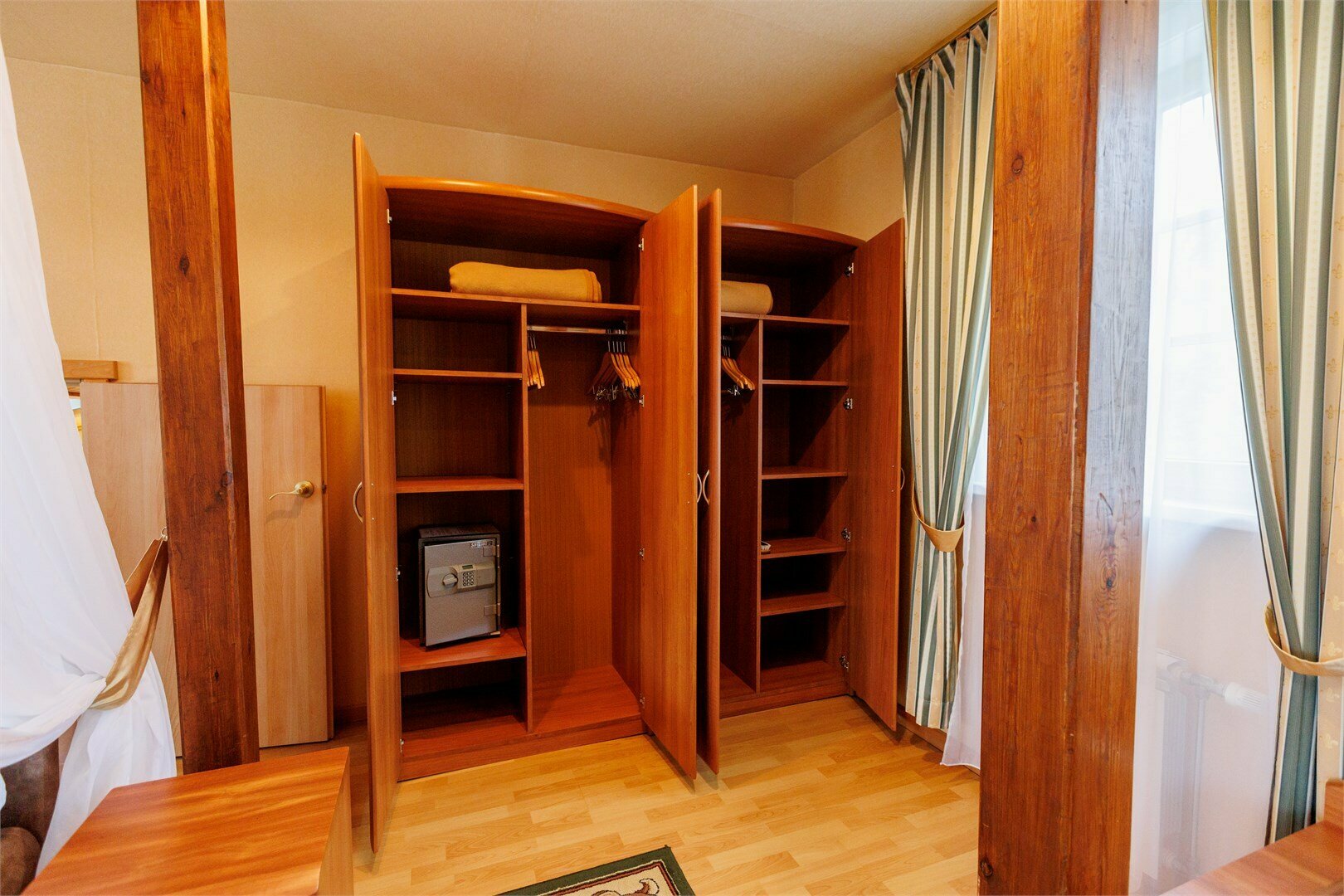 Большой семейный номер (для 2 взрослых и 2 детей в возрасте до 10 лет)