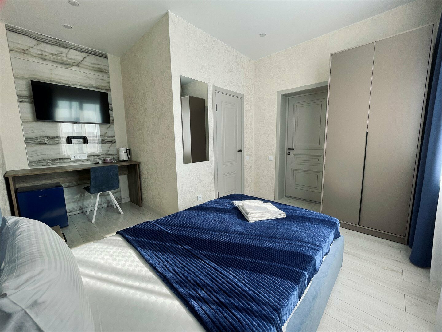 Одноместный "Комфорт" с полутороспальной кроватью