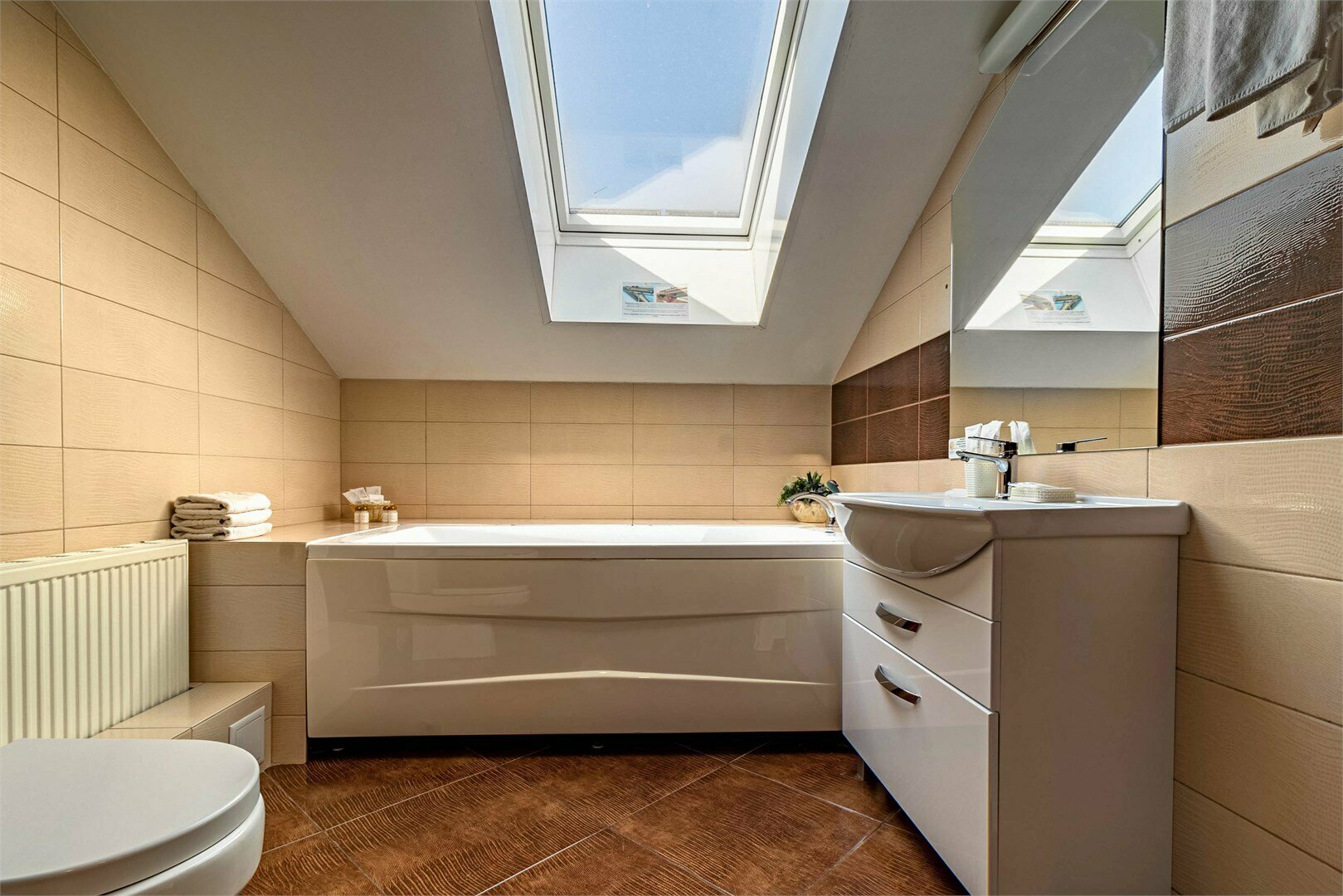 Двухкомнатный люкс на мансардном этаже