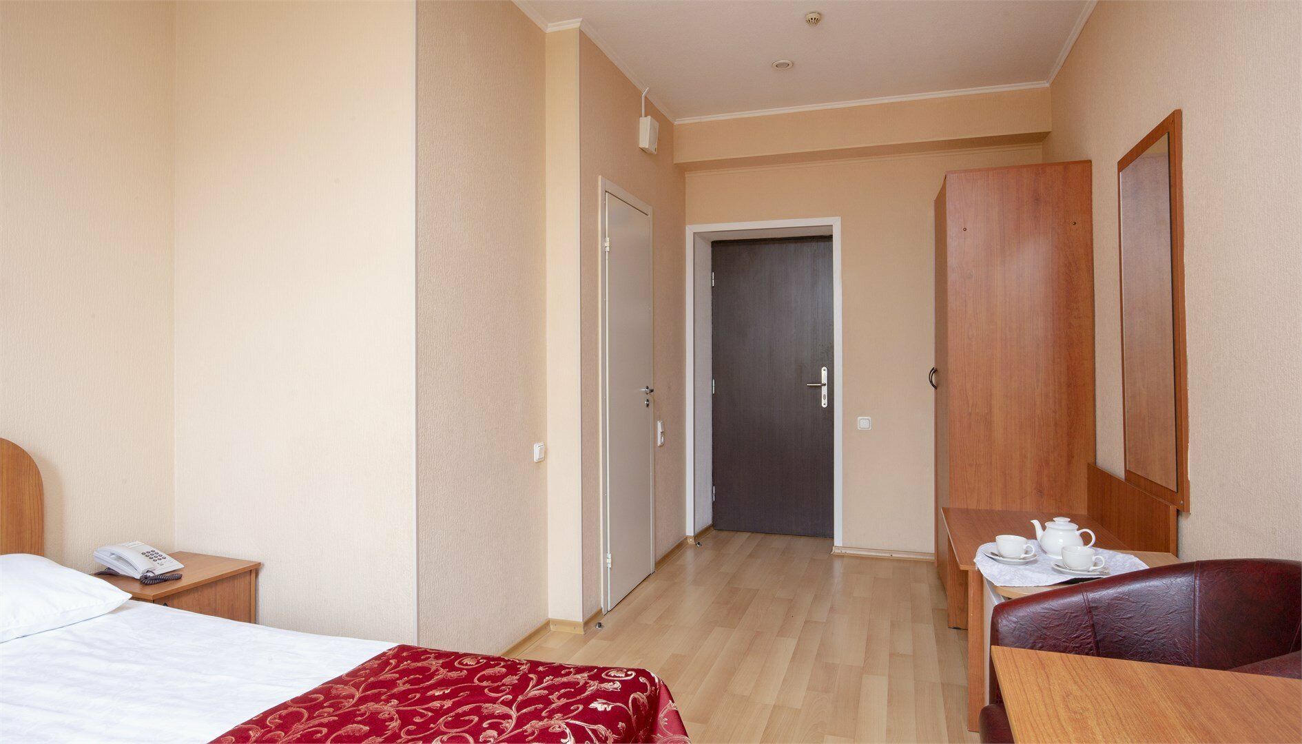 Двухместный номер c большой кроватью