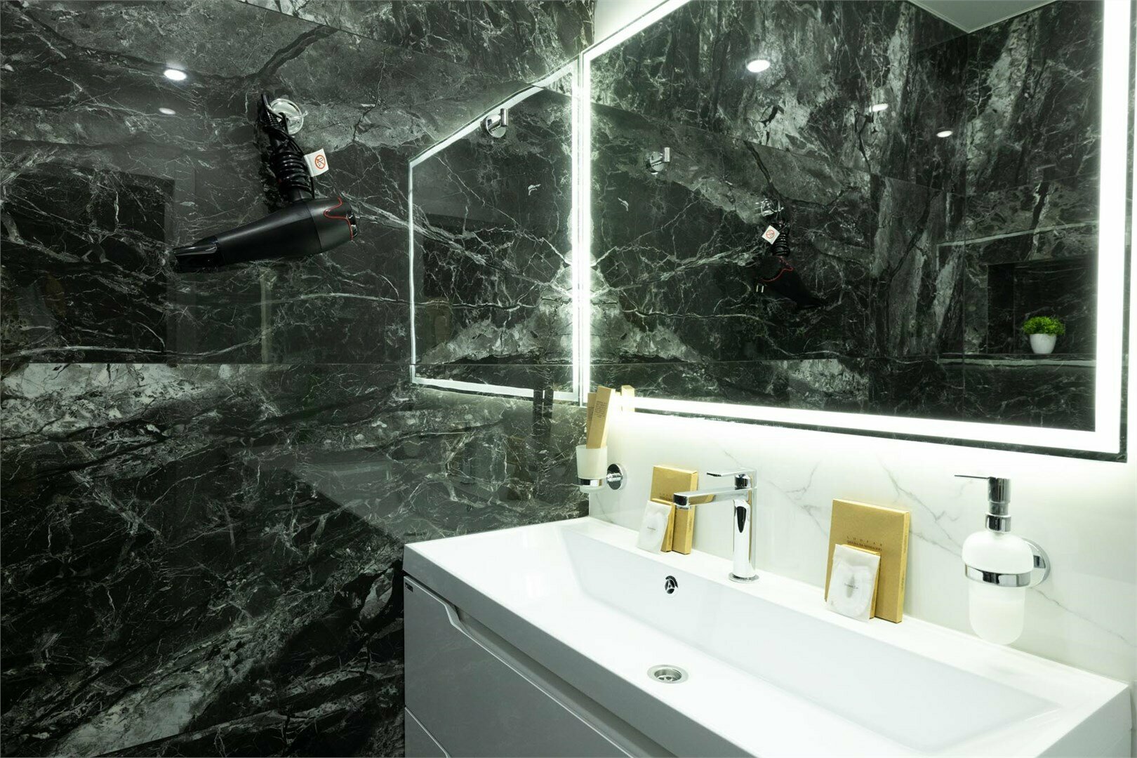 Апартаменты с балконом и видом на море