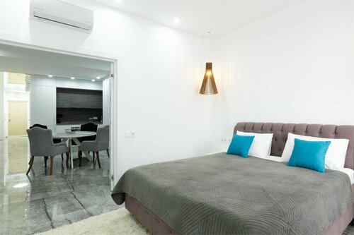 Двухкомнатные апартаменты с балконом и видом на море