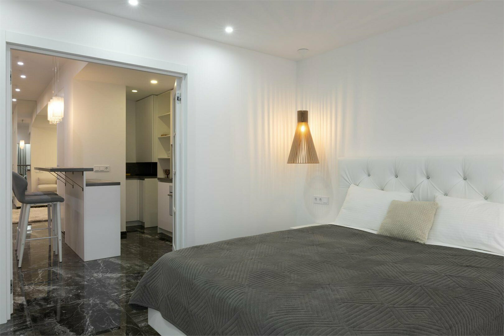 Апартаменты с балконом и видом на море