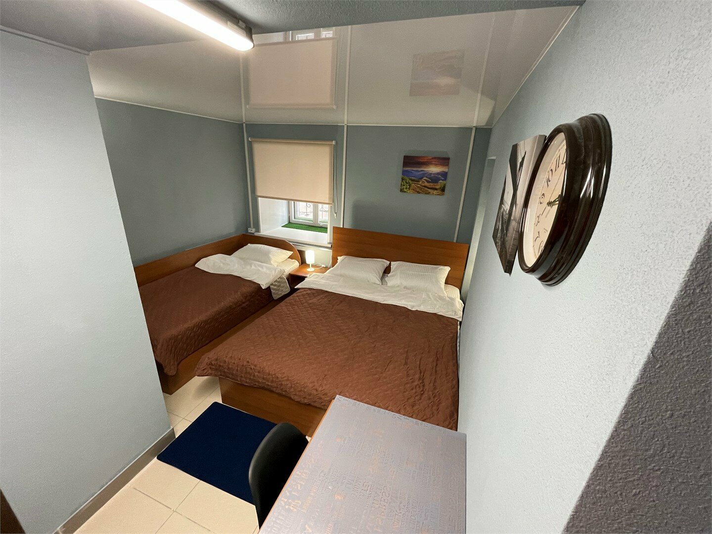 Номер стандарт улучшенный с 1 односпальной и 1 двуспальной кроватью