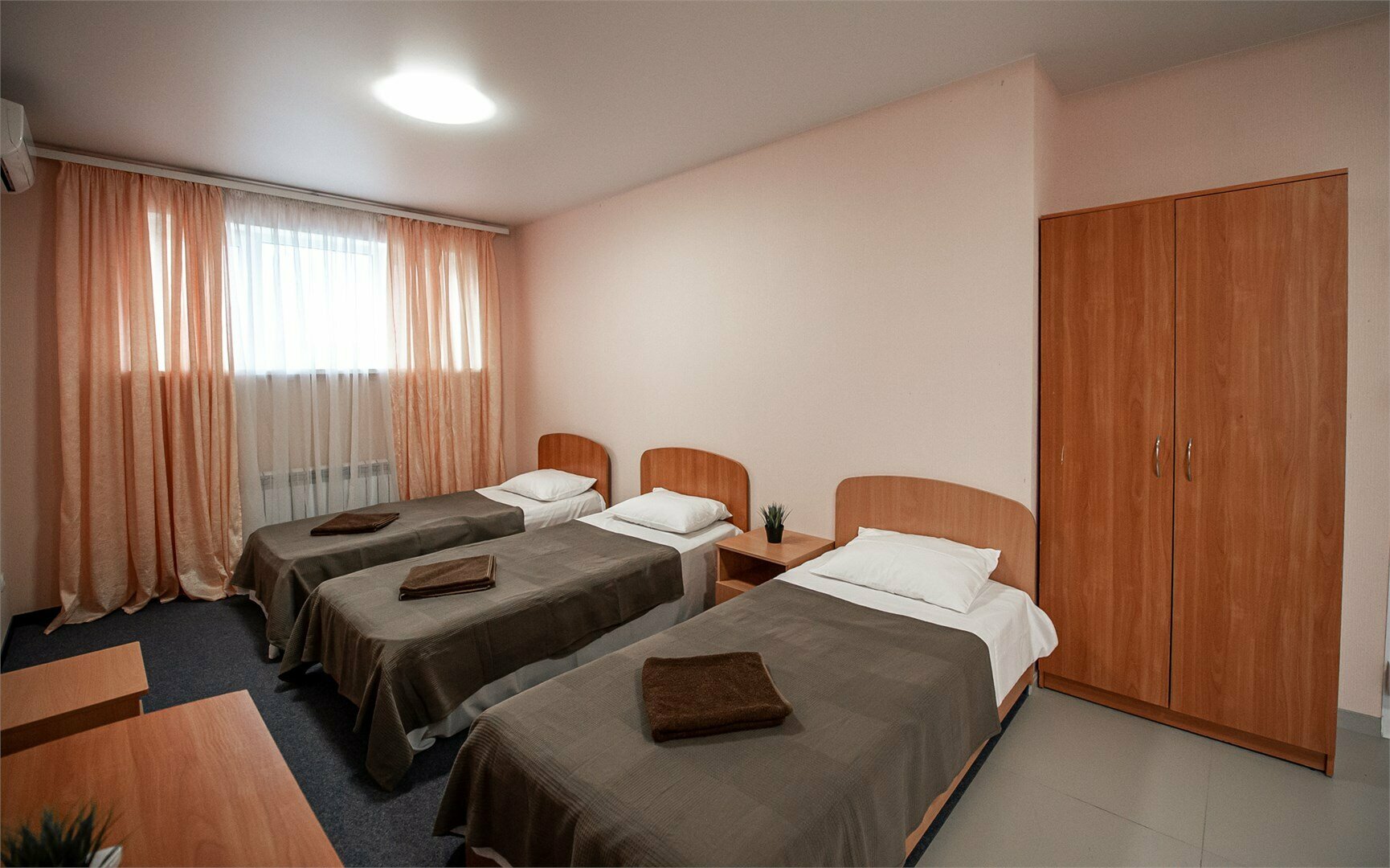 Трехместный номер  4эт. без кондиционера