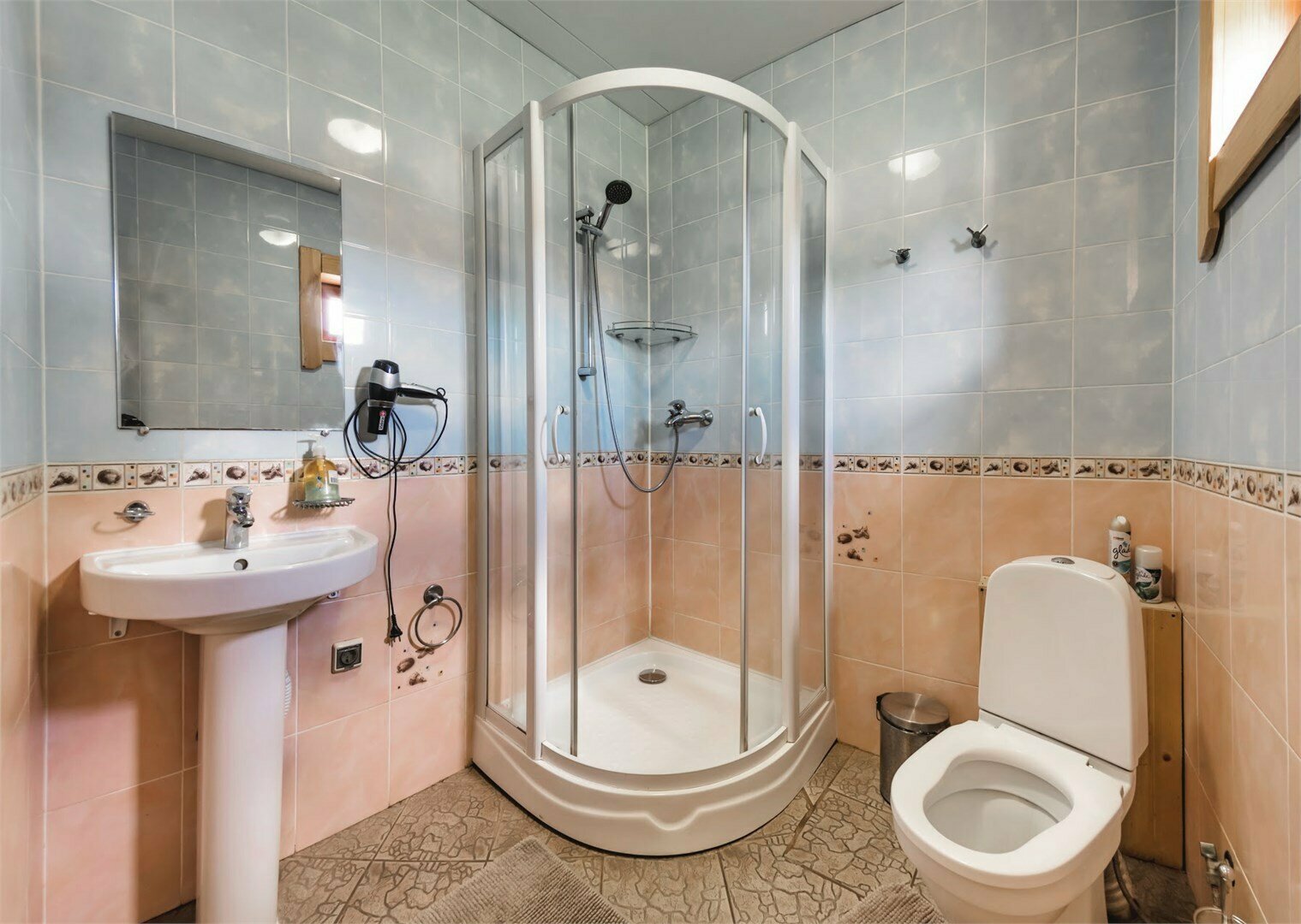 Королевский дом 6+2 на первой линии