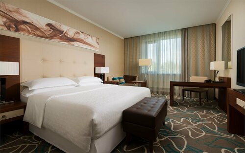 Классический номер с одной кроватью King Size (200 см Х 200 см) в Sheraton Skypoint Luxe