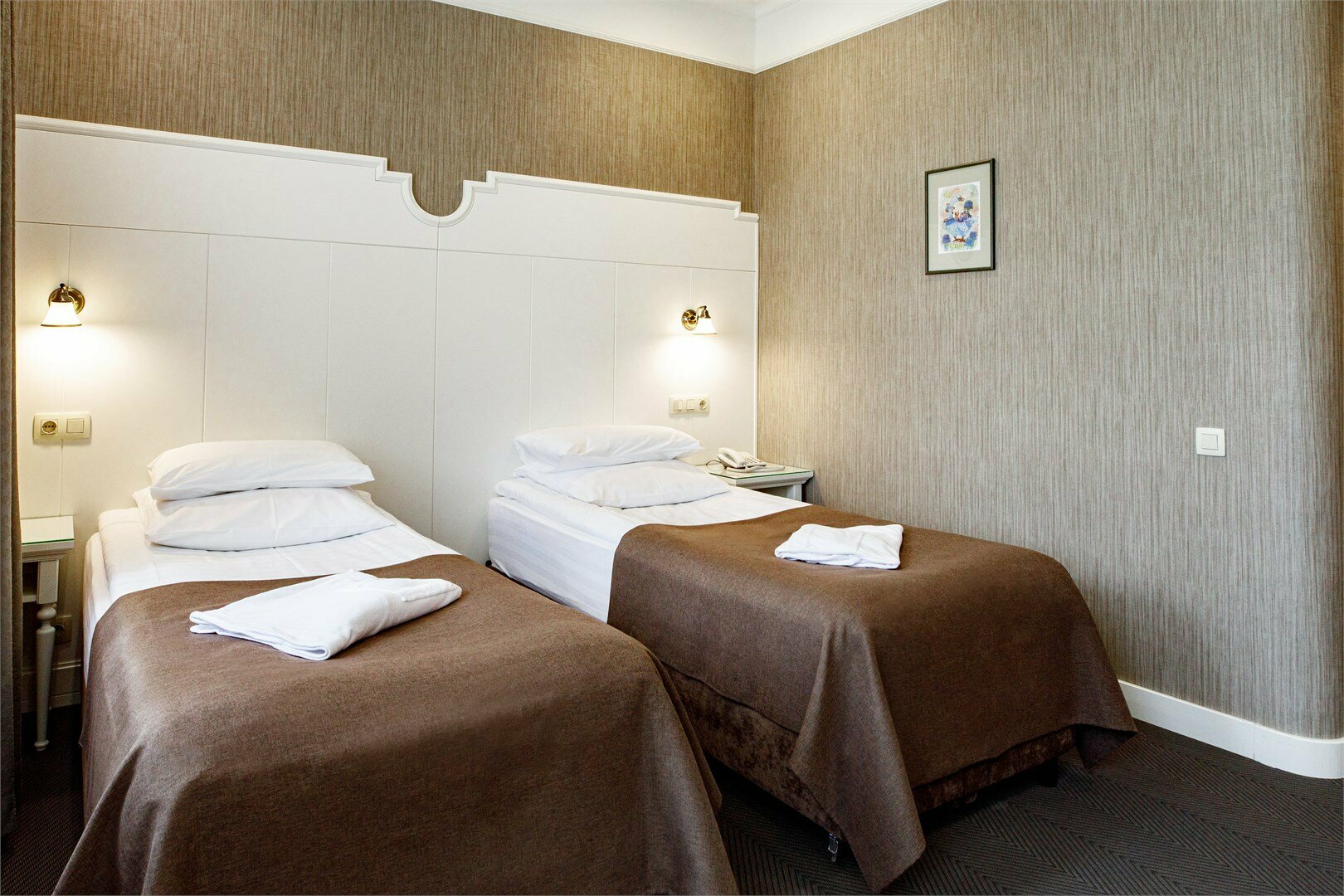 Двухместный номер с двуспальной или двумя односпальными кроватями