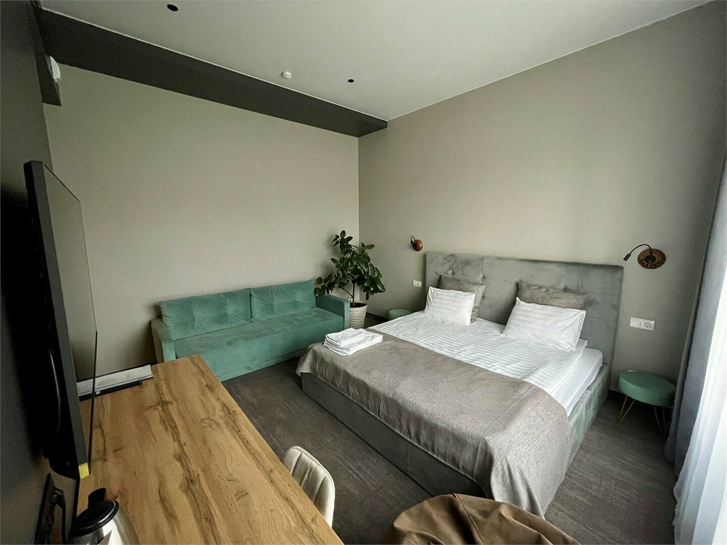 Полулюкс 2-местный + 2 дополнительных места