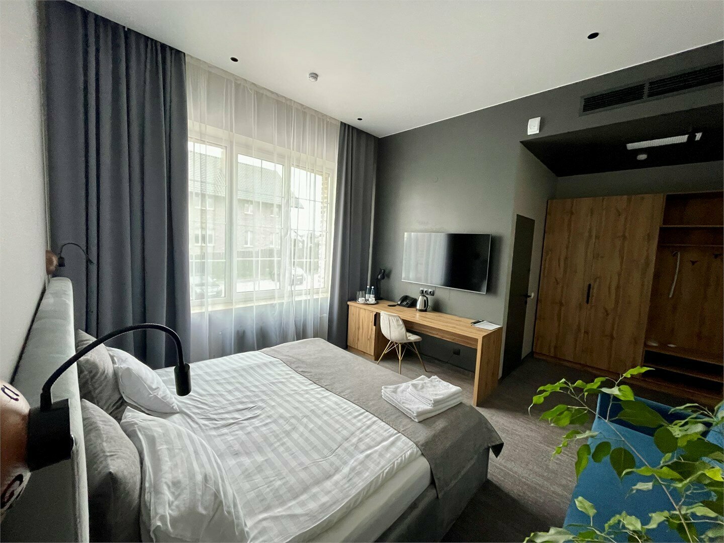 Полулюкс 2-местный + 2 дополнительных места