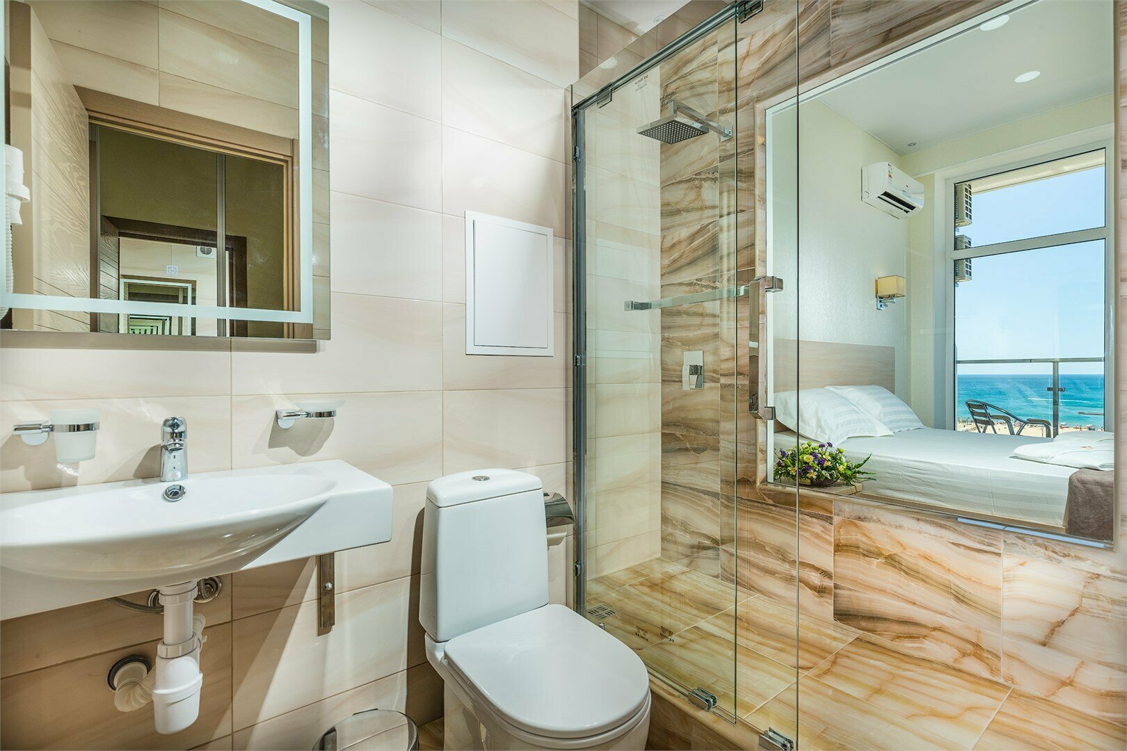 Люкс с видом на море