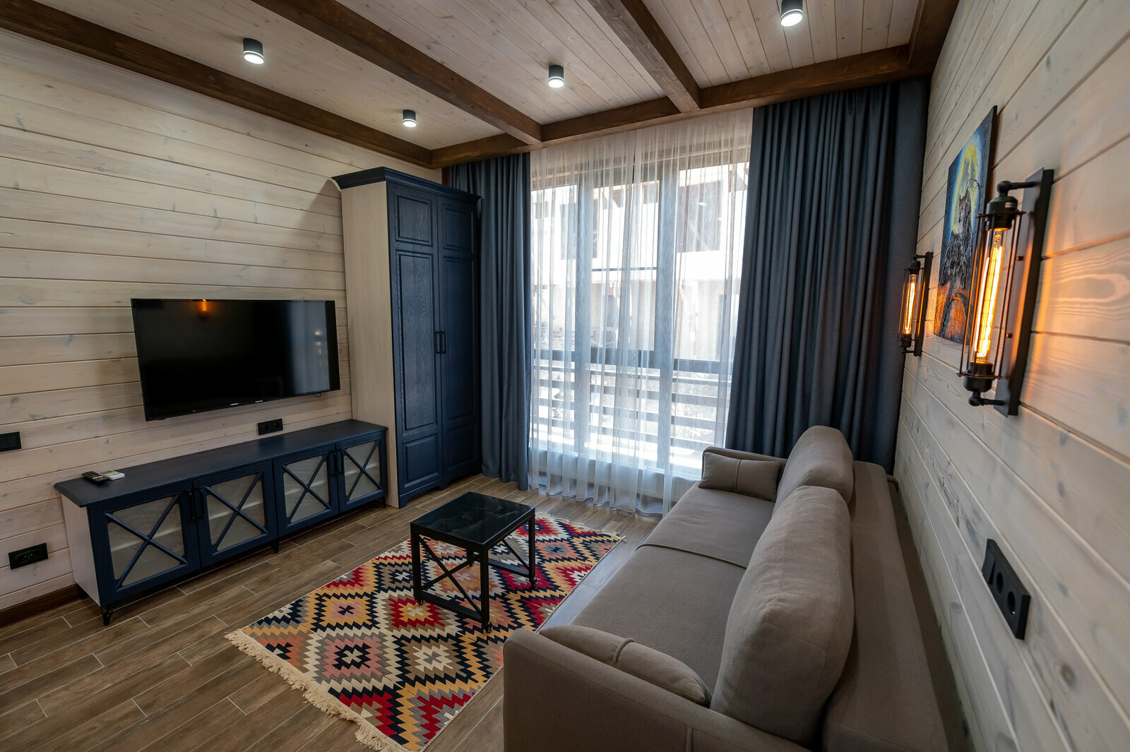 Дом с террасой, навесом, мангалом, чаном (оплачивается отдельно), панорама на горы, бассейн включен в стоимость проживания