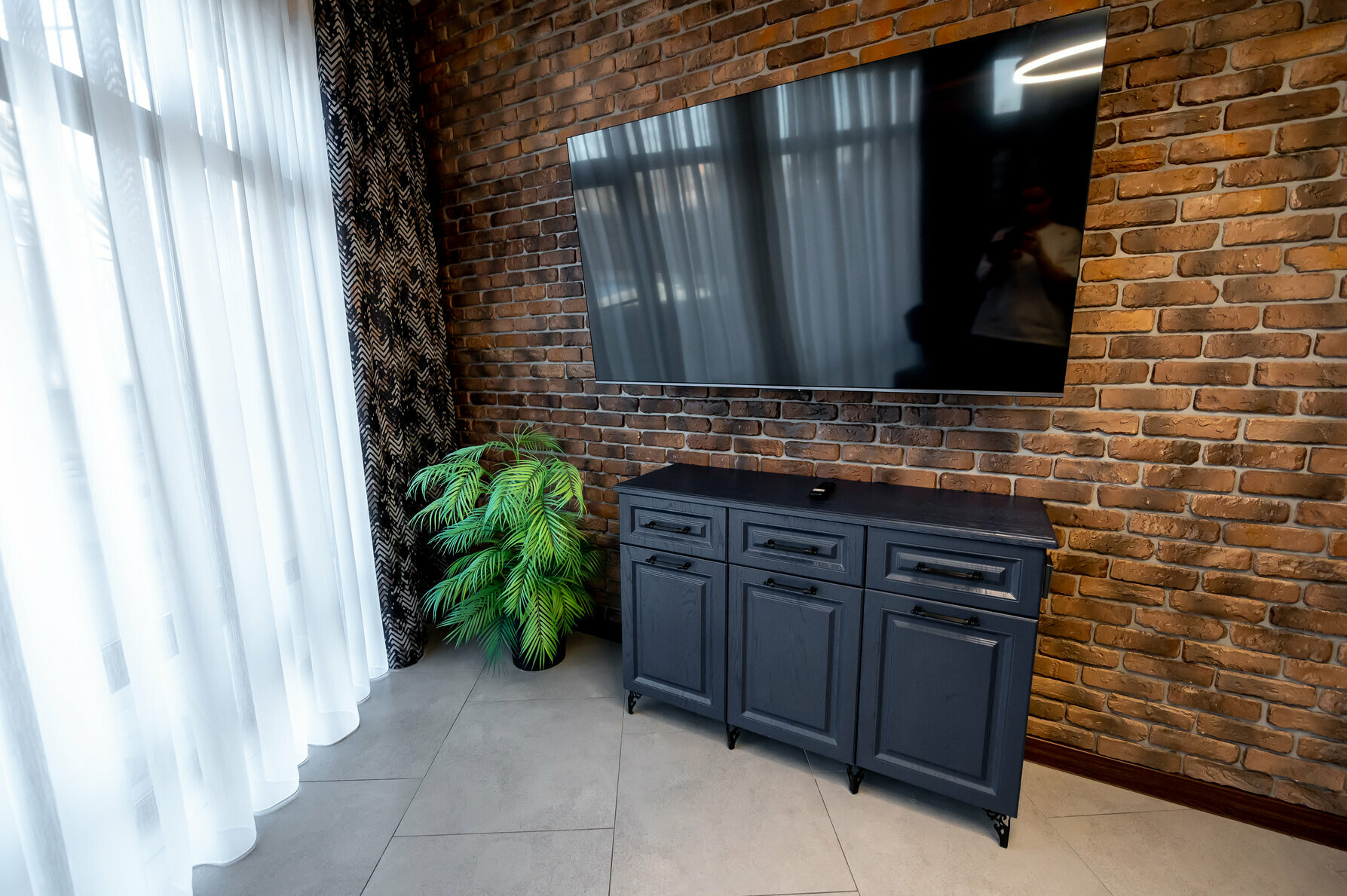 Дом двухэтажный с балконом, навесом, мангалом, подогреваемый бассейн включен в стоимость проживания