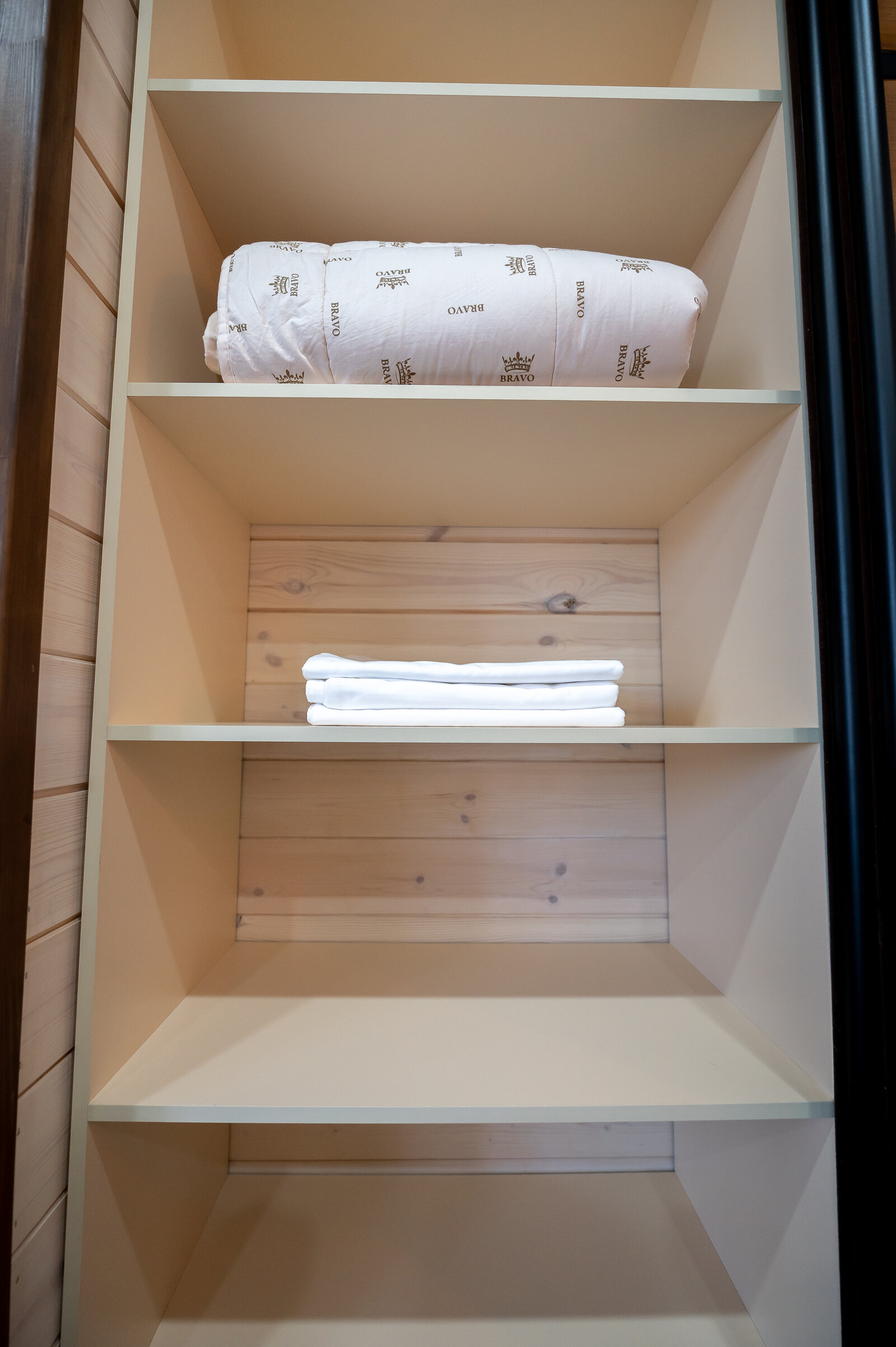 Дом с террасой, навесом, мангалом, чаном (оплачивается отдельно), панорама на горы, бассейн включен в стоимость проживания