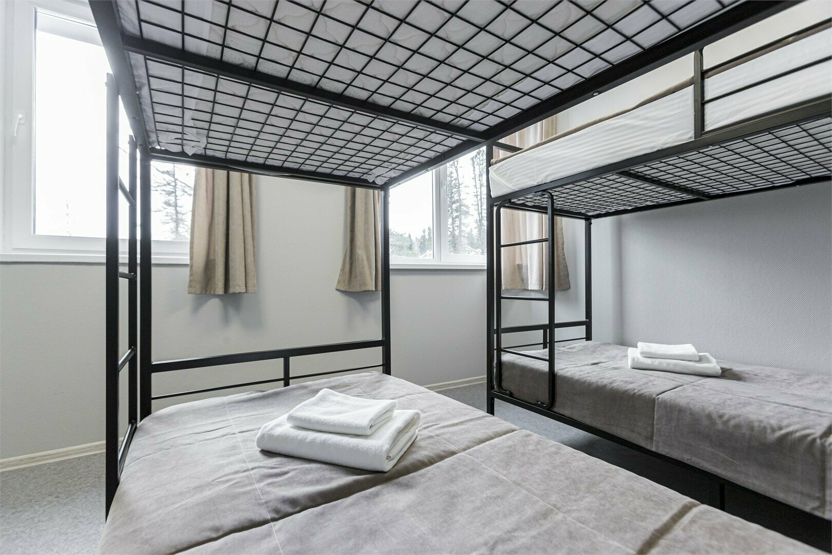 Кровать в общем номере с 4 кроватями