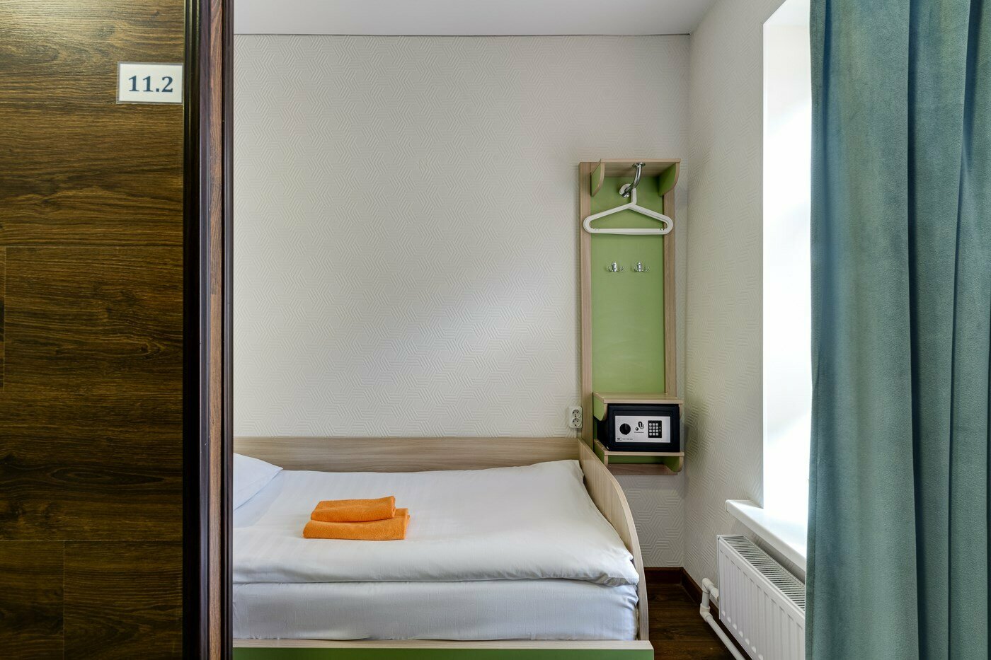 Односпальная кровать в общем мужском 4-х местом номере