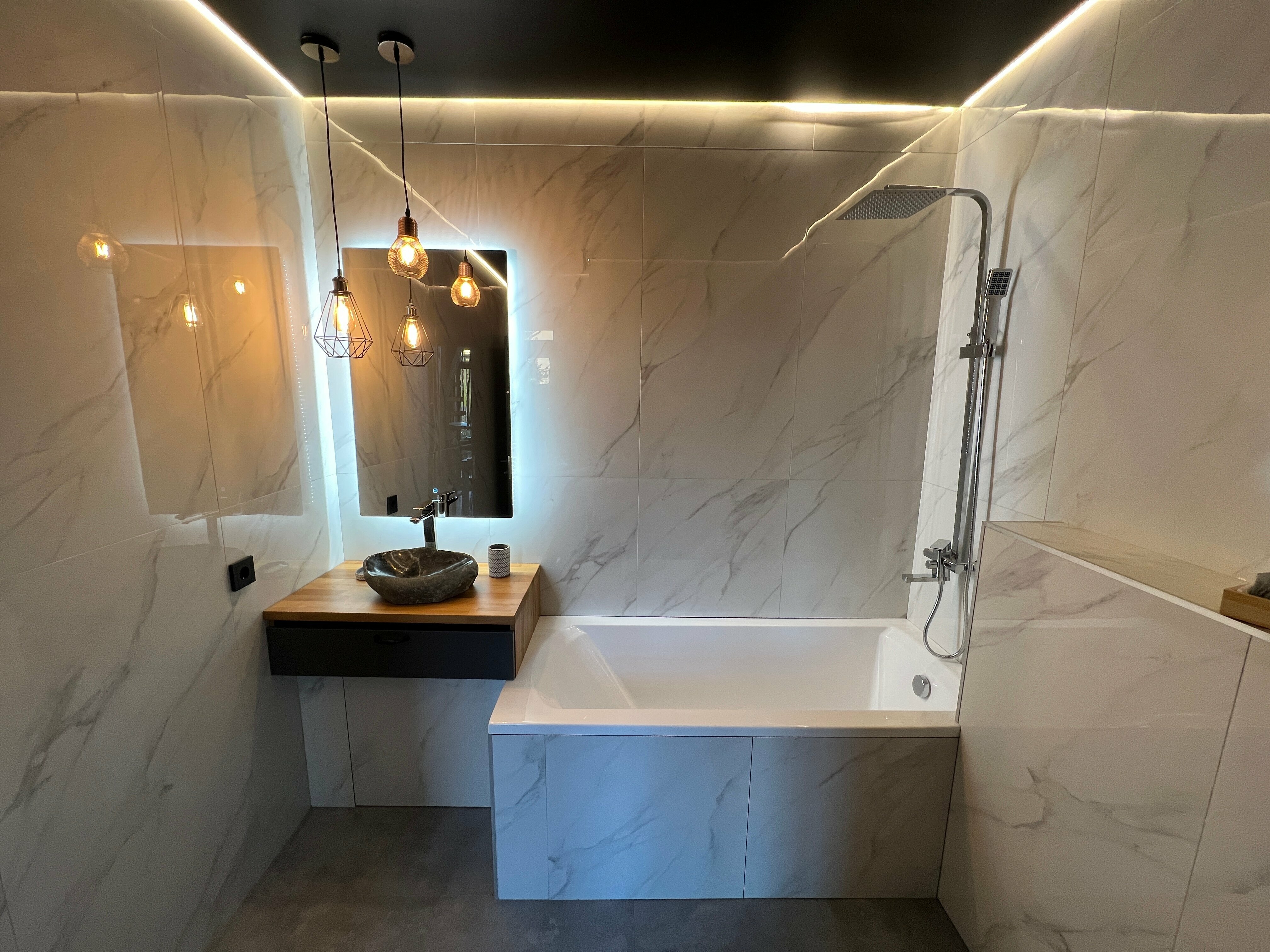 Дом Барн Хаус чёрный 85м2 с уникальным дизайном и тремя изолированными комнатами