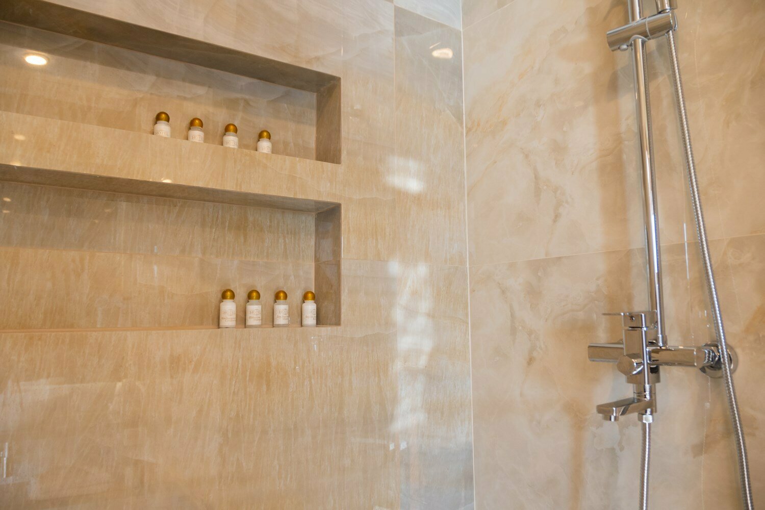 Стандарт "Комфорт"  (раздельные кровати, вид на бассейн) 302