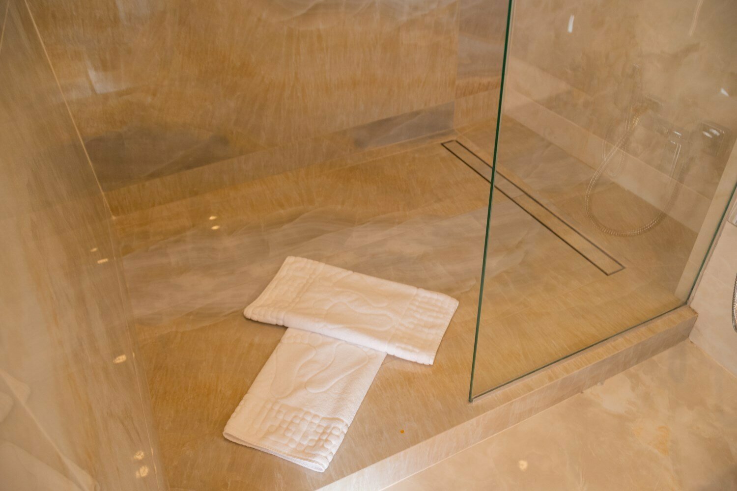 Стандарт "Комфорт"  (раздельные кровати, вид на бассейн) 302