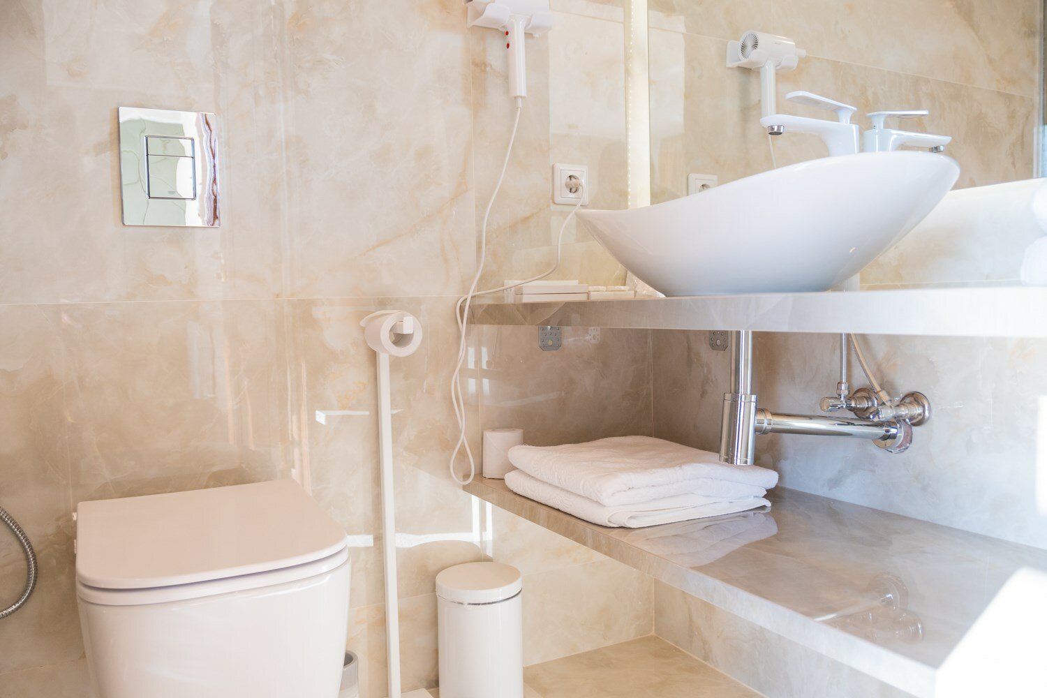 Стандарт "Комфорт"  (раздельные кровати, вид на бассейн) 302