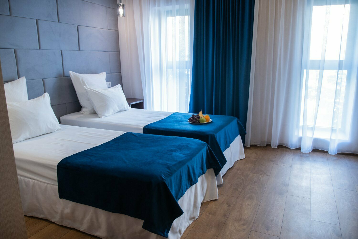 Стандарт "Комфорт"  (раздельные кровати, вид на город) 304