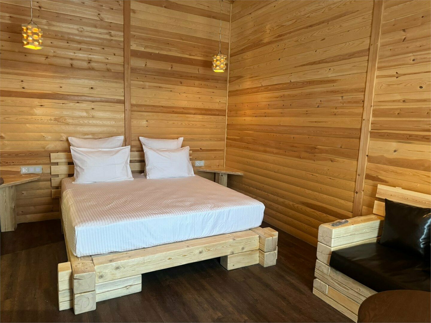 Джуниор Сьюит 205 Авторский  дизайн Домик Лесника