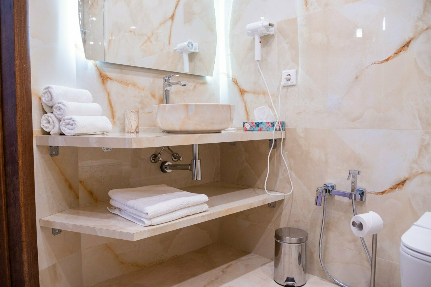 Стандарт "Комфорт"  (раздельные кровати, вид на город) 303